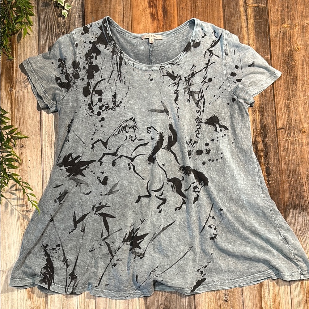 Women's Blue Jess & Jane Graphic Top - L